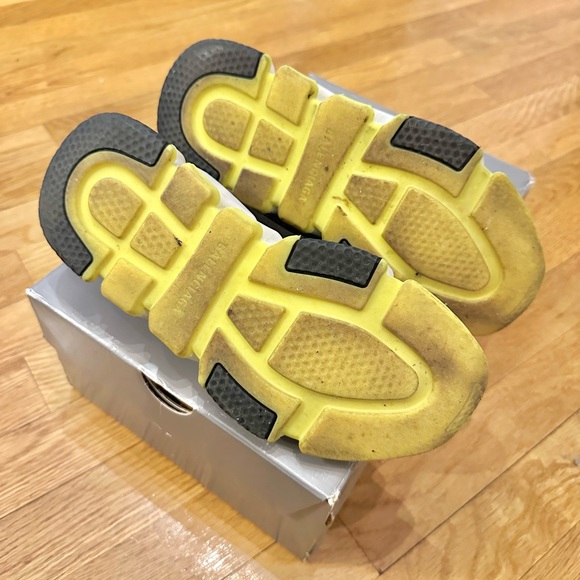 Balenciaga Speed Runner slip on sneaker with lime green sole. - Picture 5 of 6